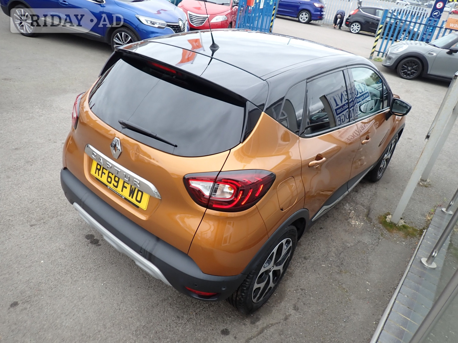 Renault Captur 2020 - Cars
