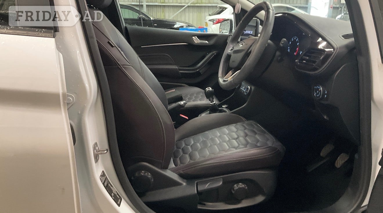 [ berth ]Ford Fiesta