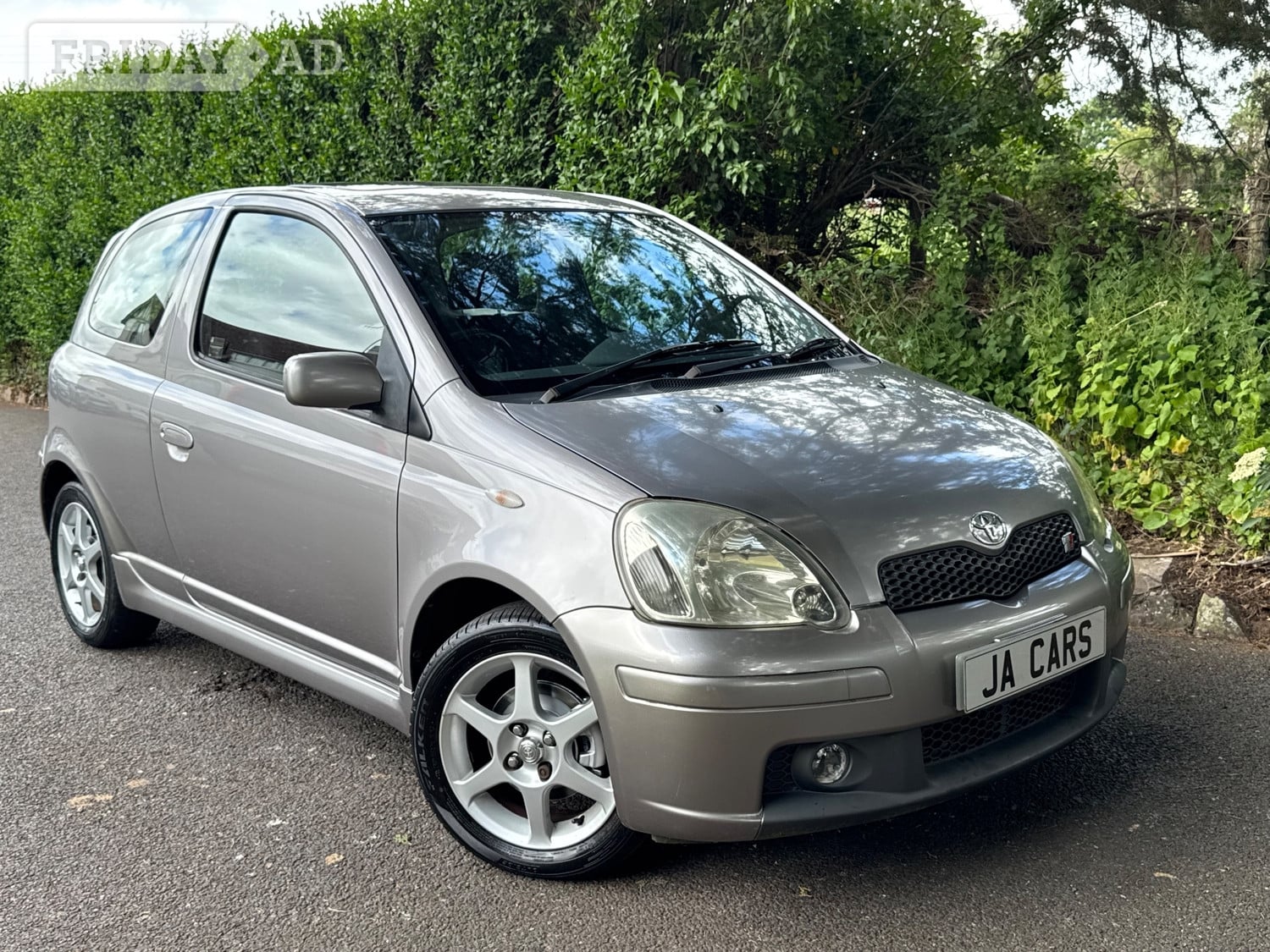 Toyota Yaris 2004 in Exeter