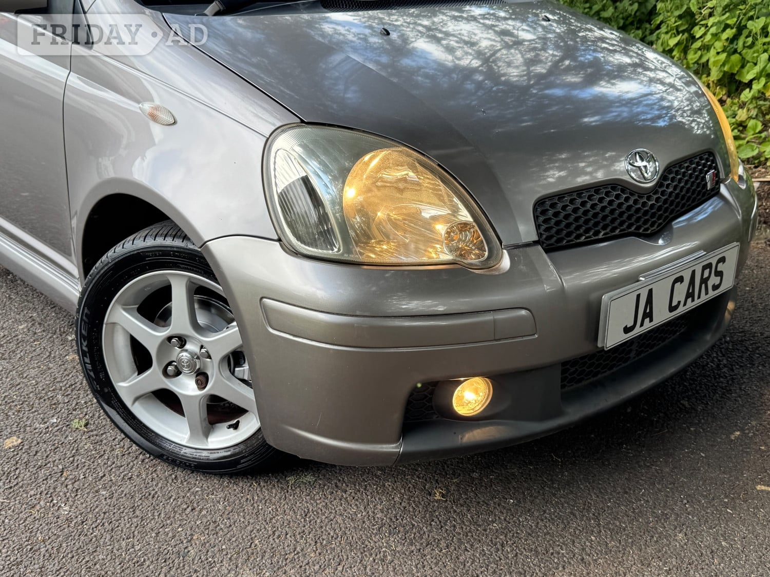 Toyota Yaris 2004 - Cars