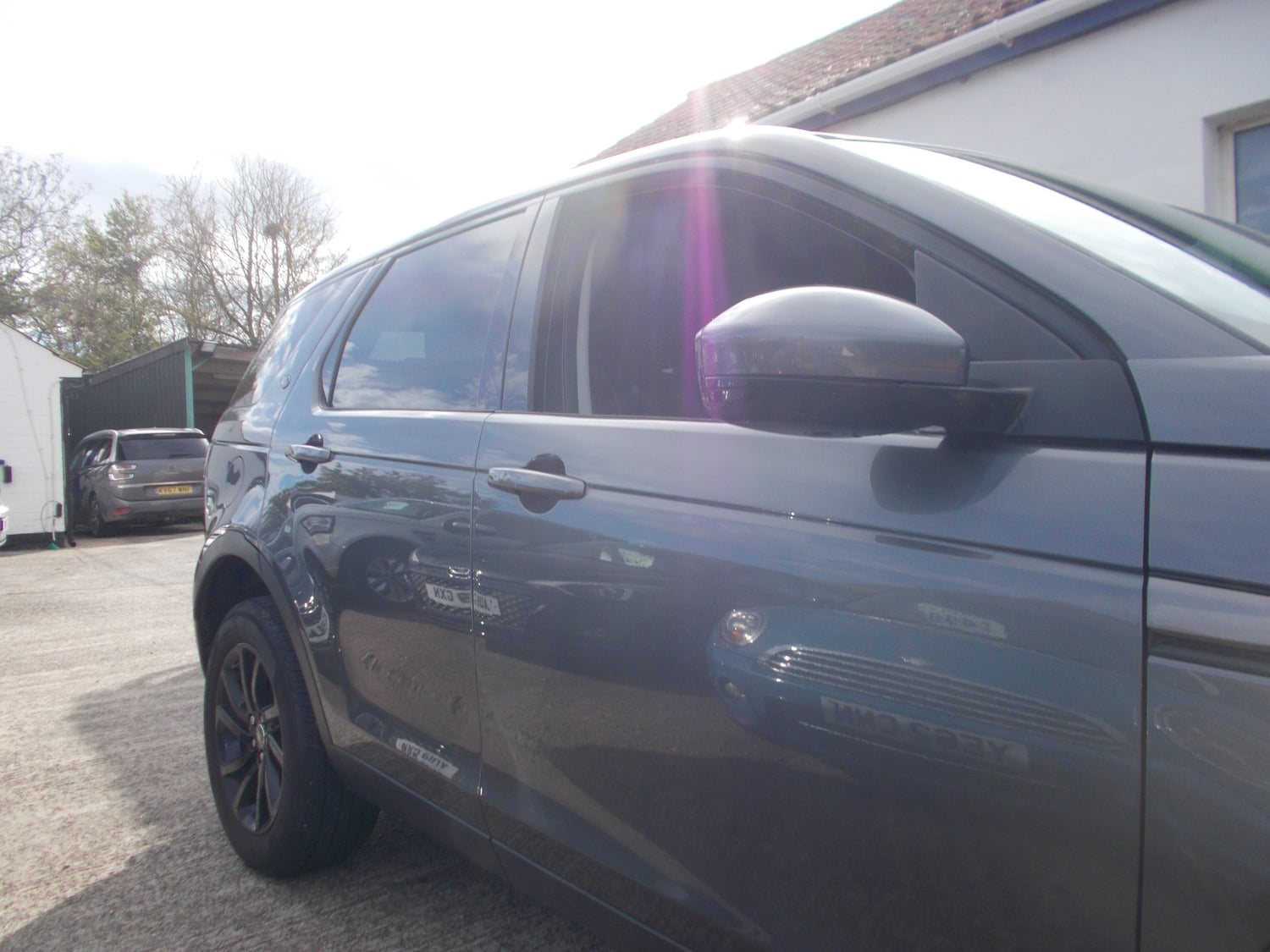 [ berth ]Land Rover Discovery Sport