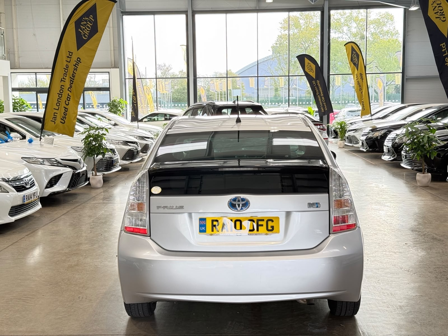 Toyota Prius 2010 - Cars in Reading