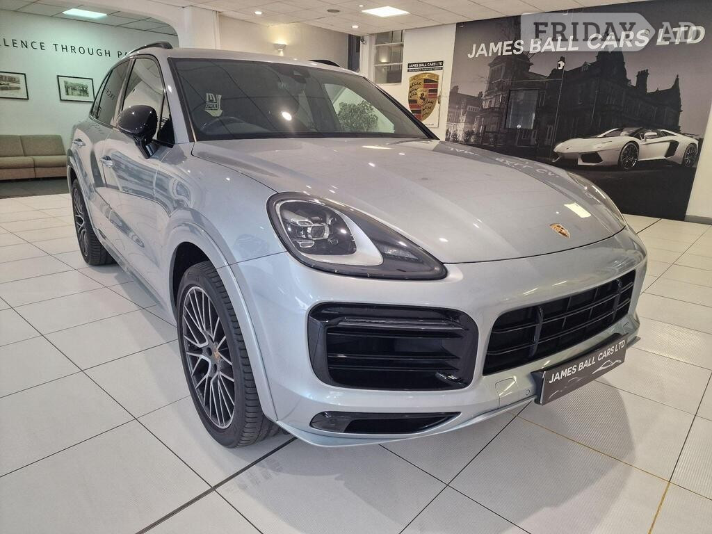 Porsche Cayenne 2019 in Bristol