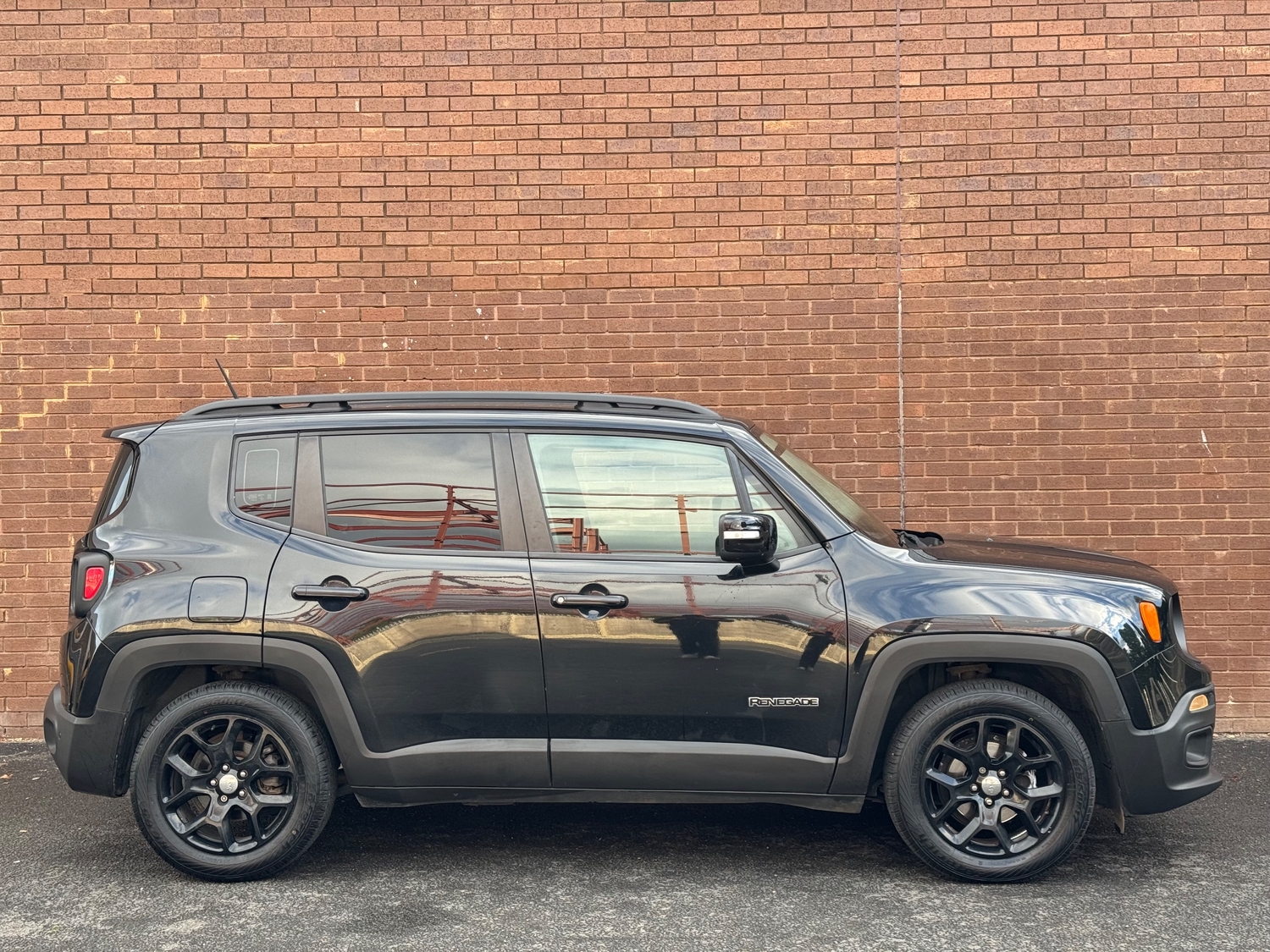Jeep Renegade 2017 - Cars in Ashford