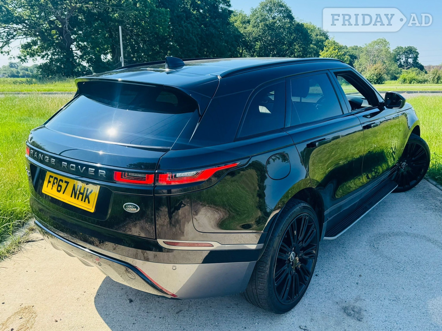 Land Rover Range Rover Velar 2017 - Cars in Horley