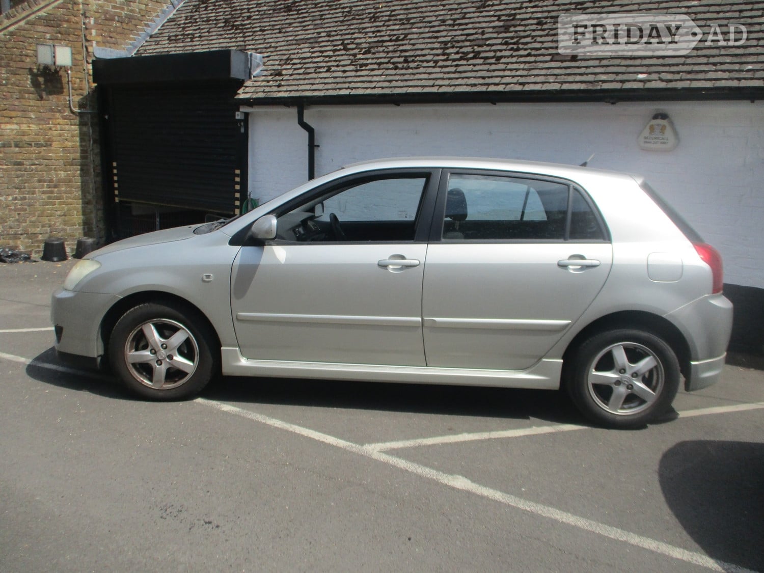 Toyota Corolla 2005 - Cars in Uxbridge