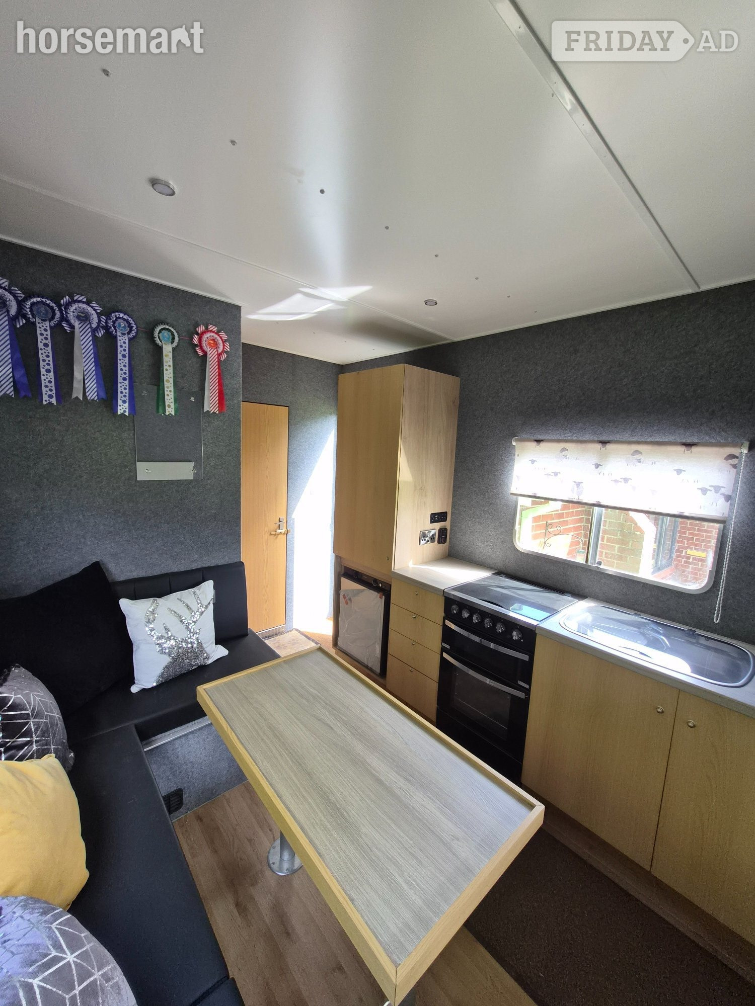 [ berth ]Cheshire Horseboxes 