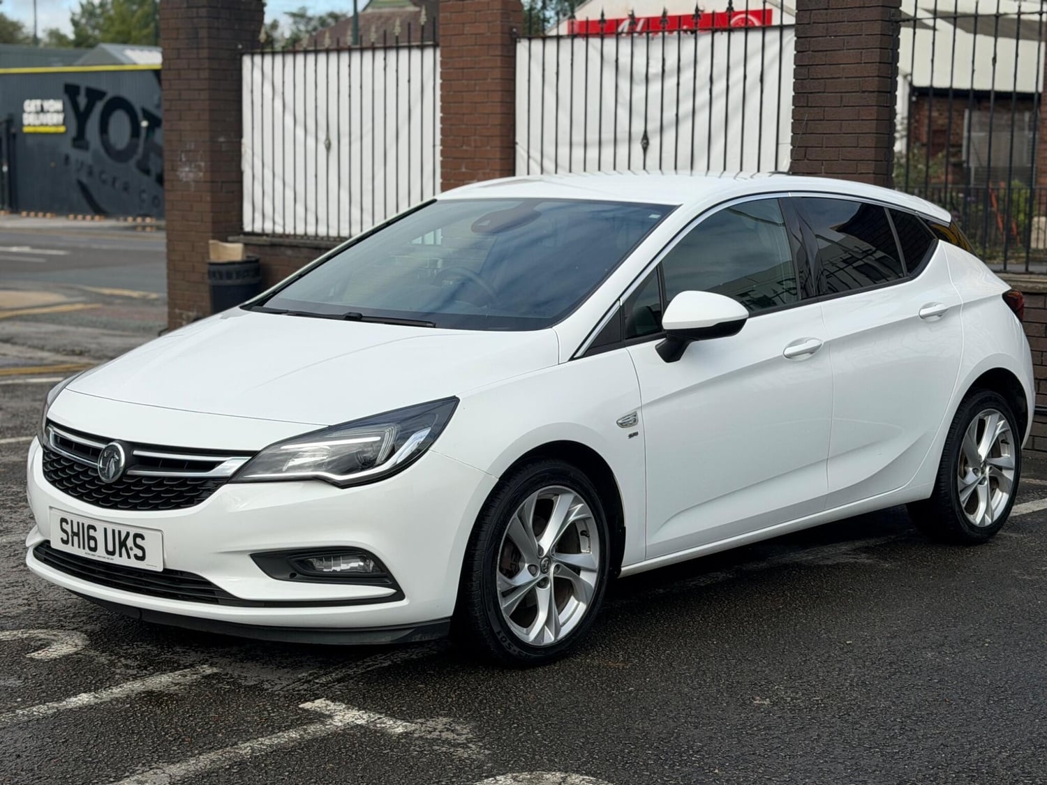 [ berth ]Vauxhall Astra