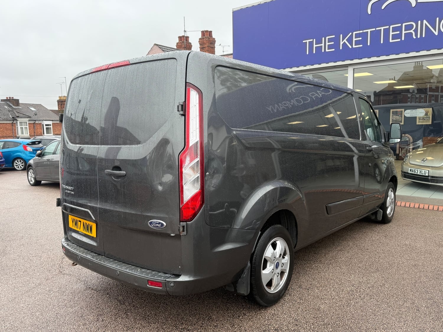 [ berth ]Ford Transit Custom