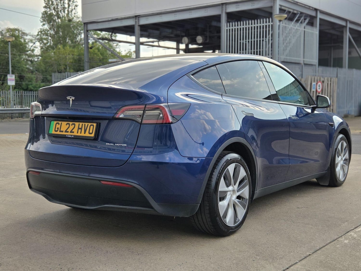 [ berth ]Tesla Model Y