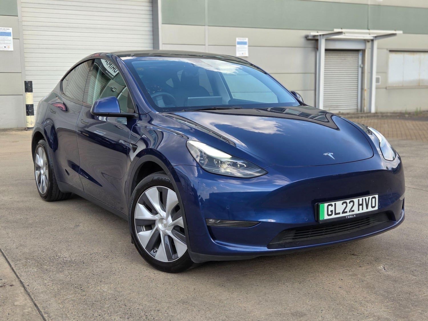 Tesla Model Y 2022 - Cars