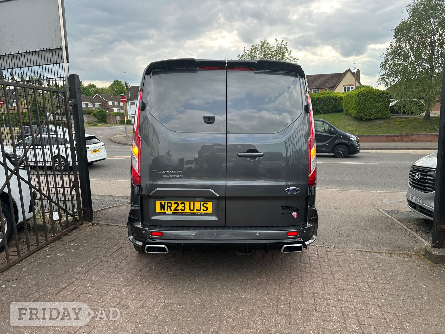 [ berth ]Ford Transit Custom