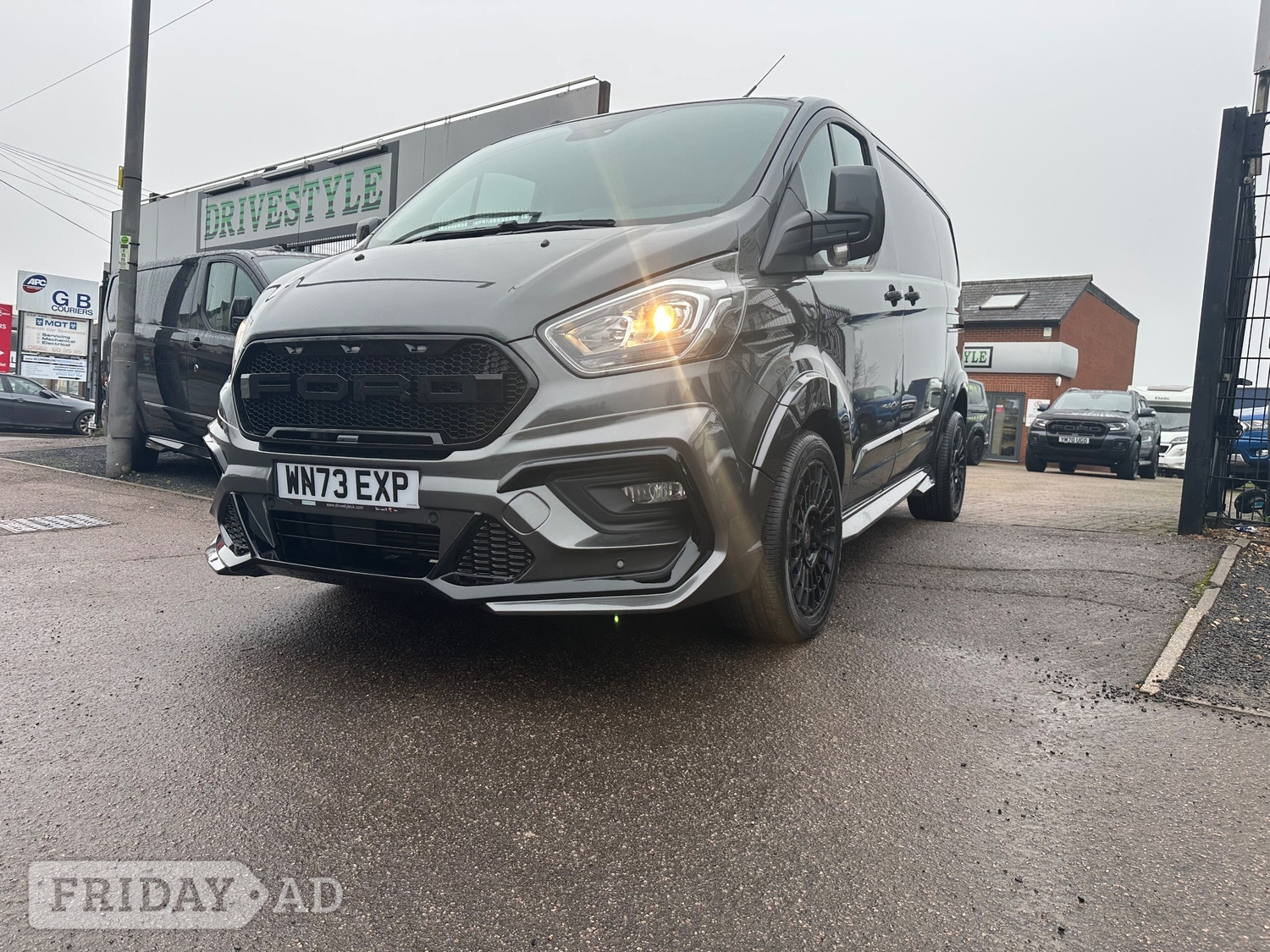 [ berth ]Ford Transit Custom