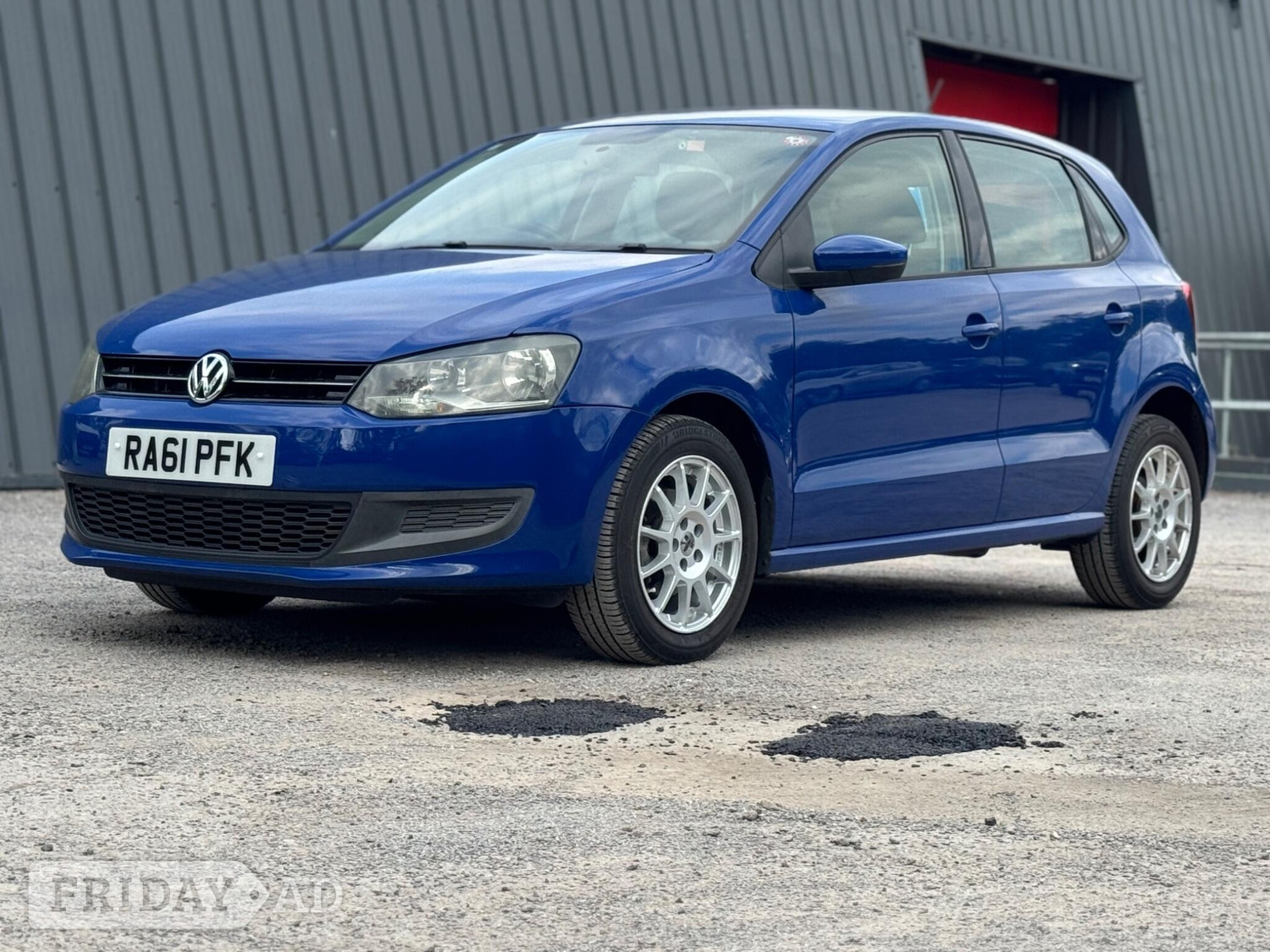 Volkswagen Polo 2011 - Cars in Farnham