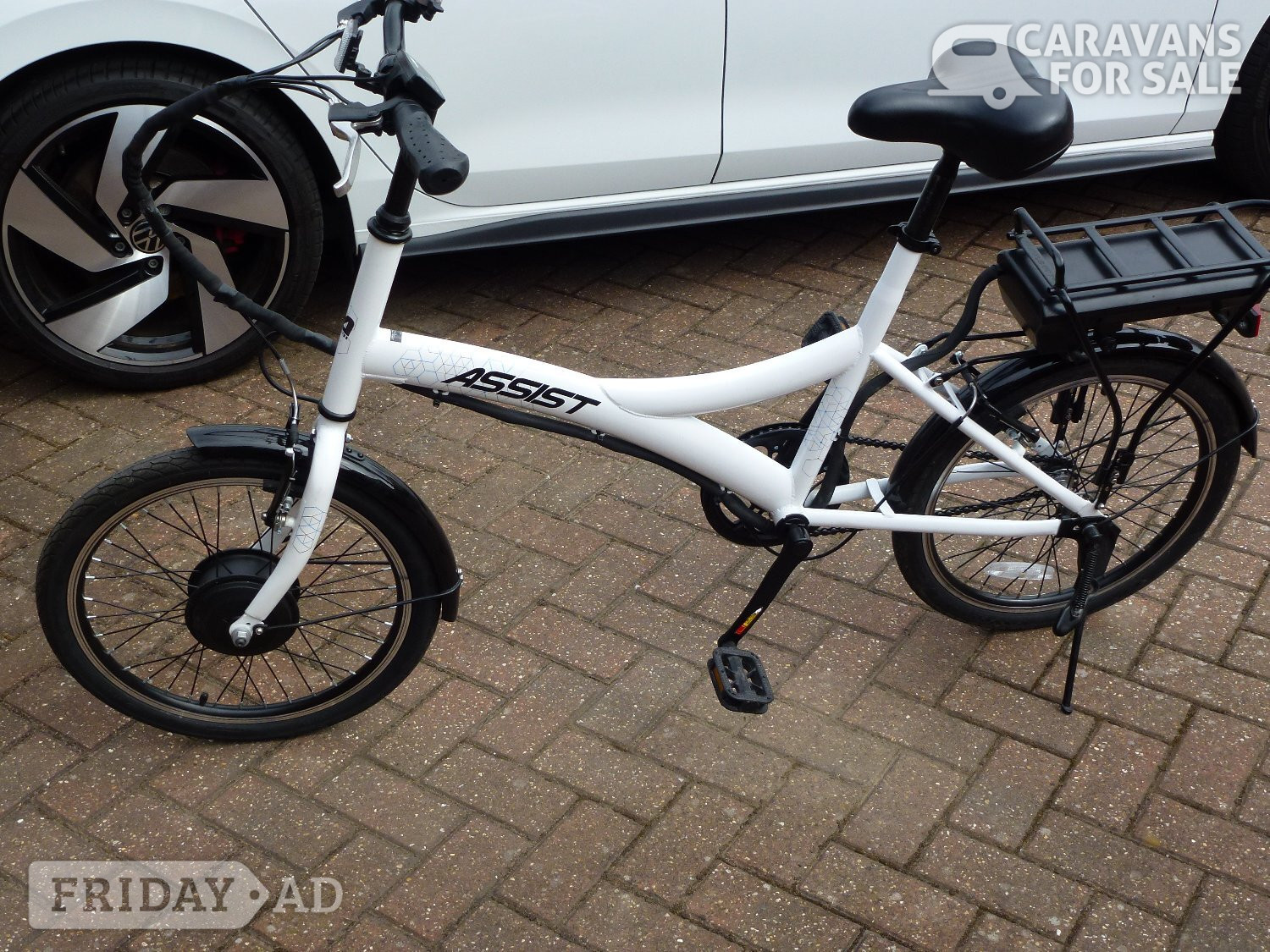 2 Halfords Assist Electric Bikes in Wistow