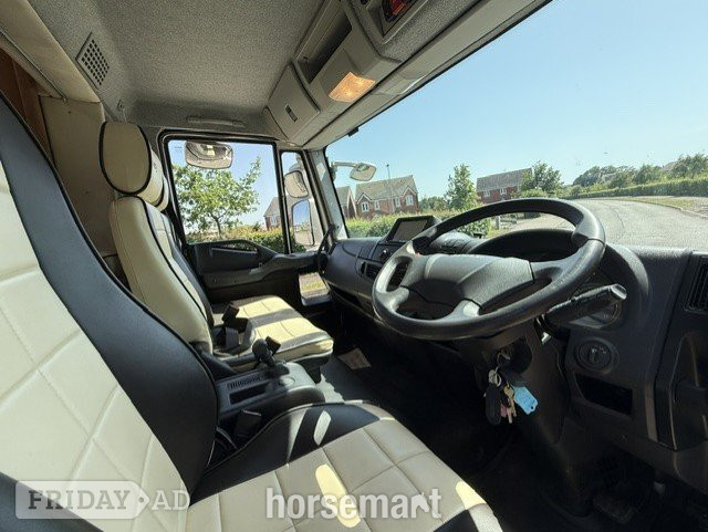 Oakley Supreme Iveco Eurocargo 75E18 Automatic Horsebox - Trailers & Horseboxes