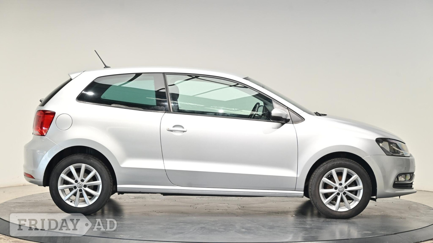 Volkswagen Polo 2016 - Cars in Cullompton