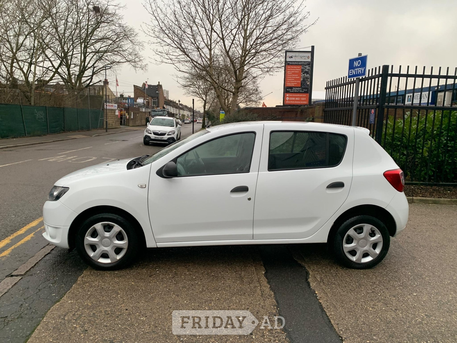 [ berth ]Dacia Sandero