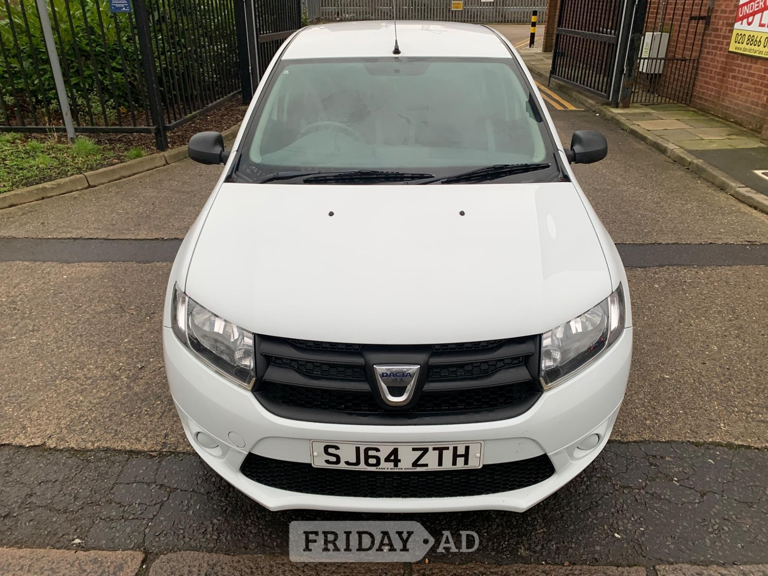 Dacia Sandero Harrow