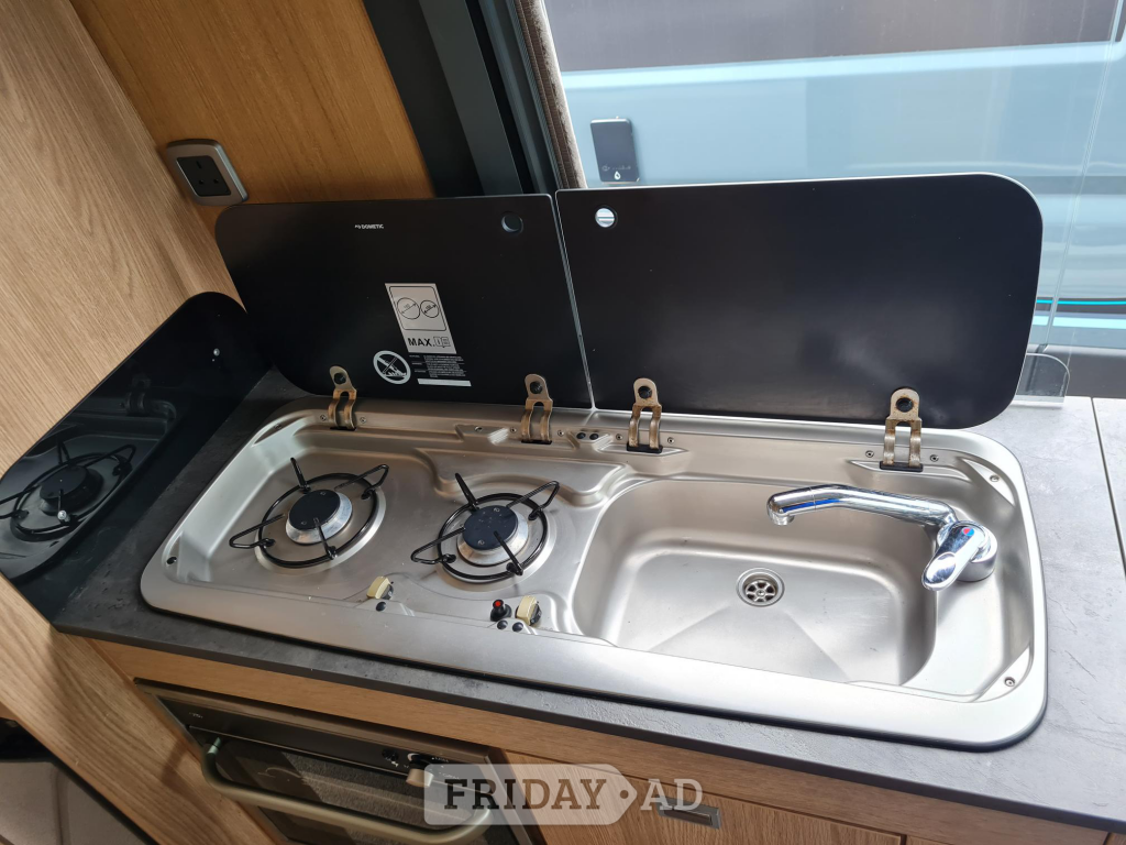 [2 berth ]Auto-Trail V-Line 680 S
