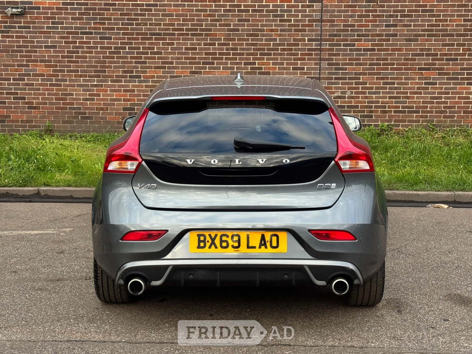Volvo V40 2019 - Cars