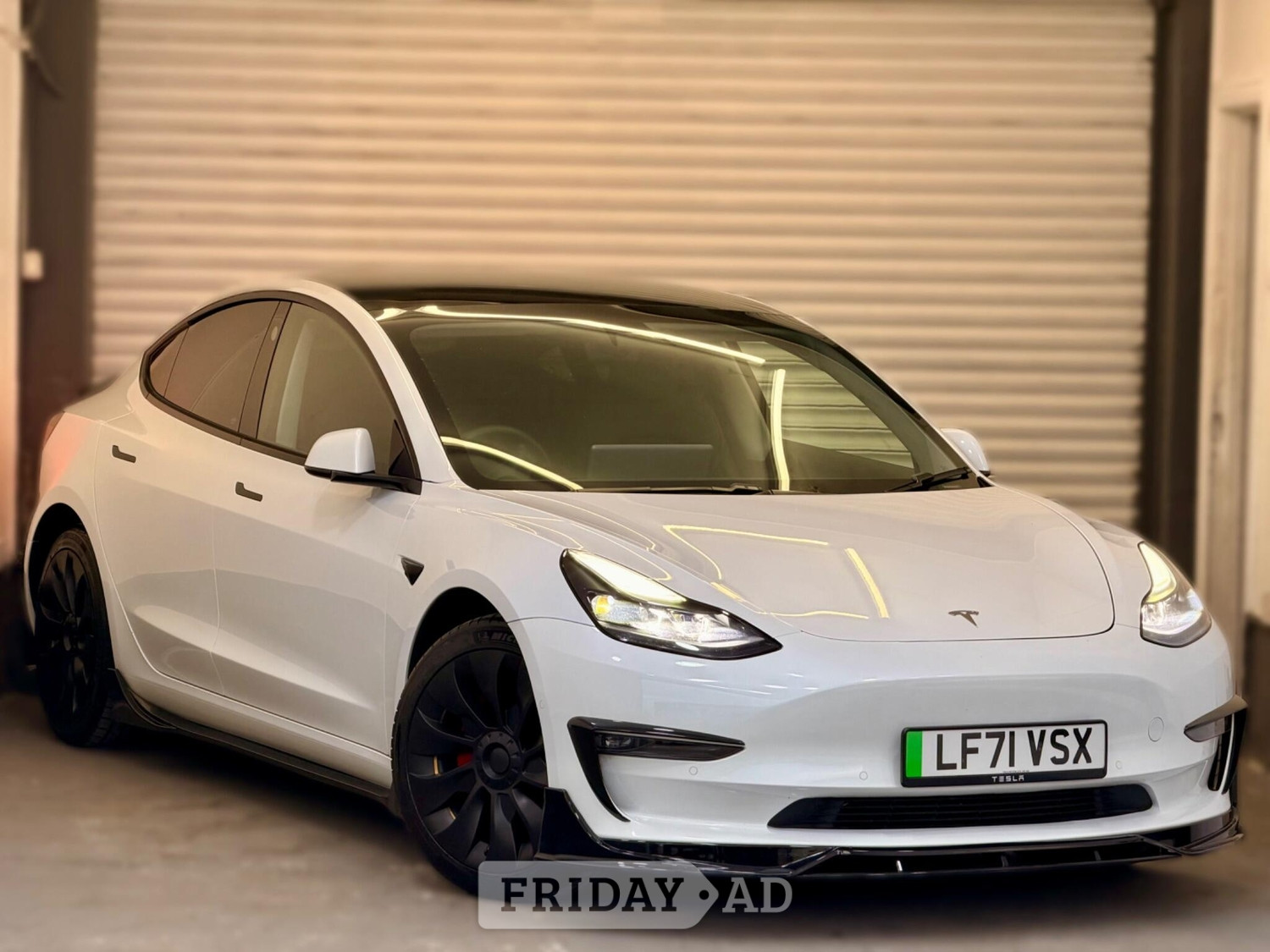 Tesla Model 3 2021 in Feltham