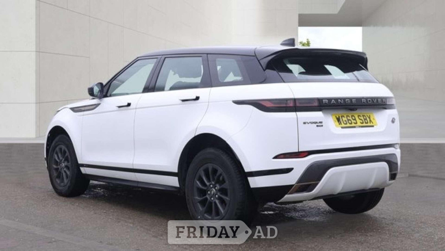 [ berth ]Land Rover Range Rover Evoque