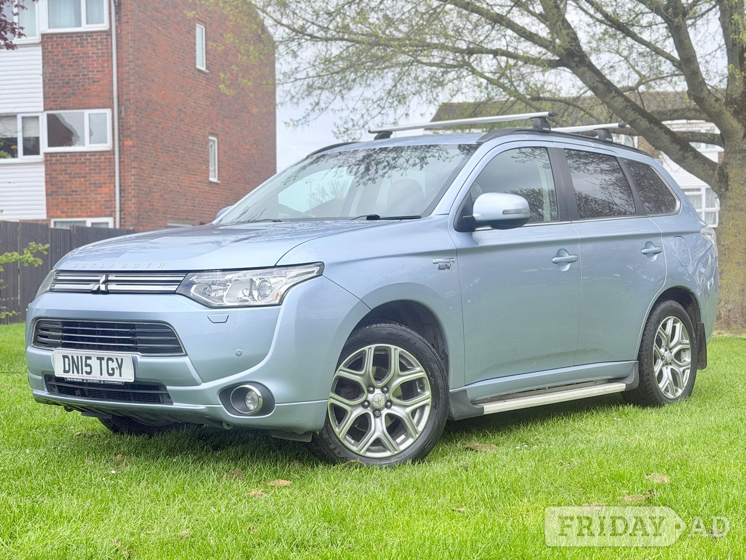 Mitsubishi Outlander 2015 - Cars in Slough