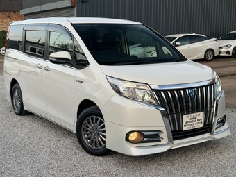 Toyota Voxy 2016