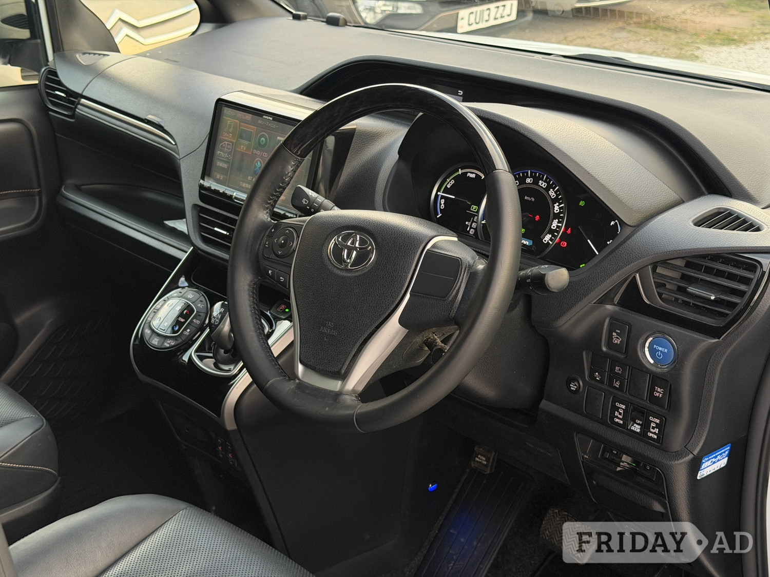 Toyota Voxy 2016 - Cars in Birmingham
