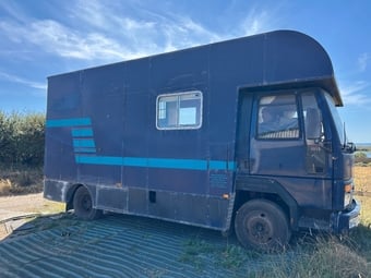 Glocester Horseboxes   Iveco-ford Horsebox