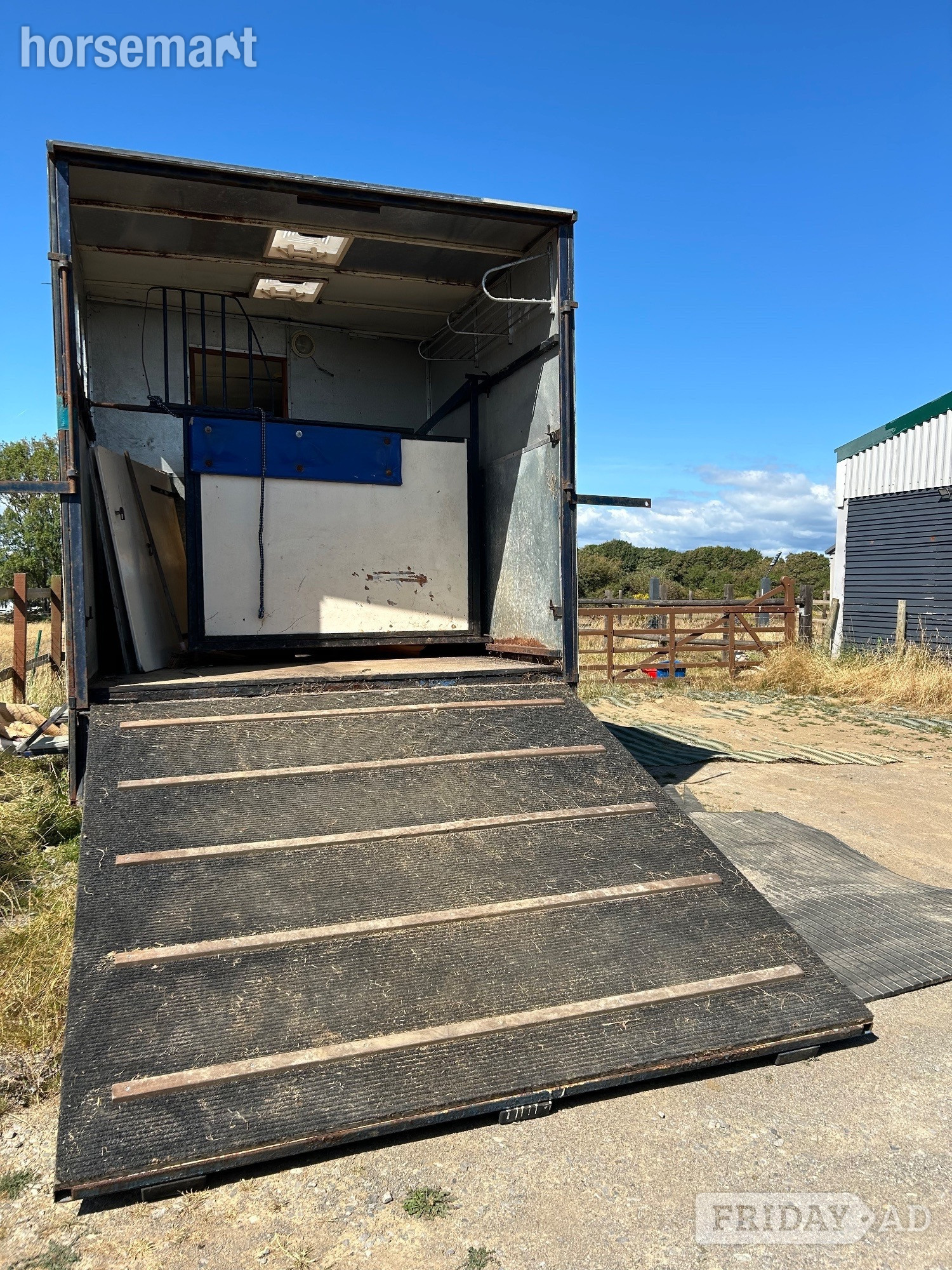 [ berth ]Glocester Horseboxes 