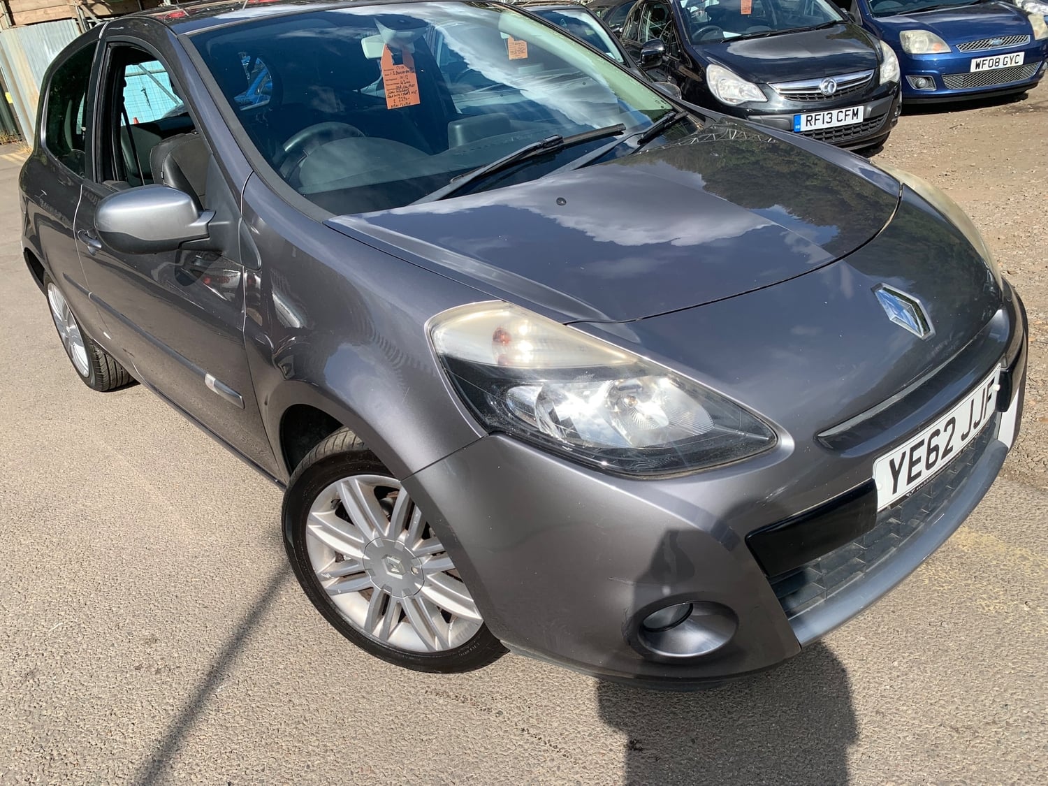 Renault Clio 2012 in Rickmansworth