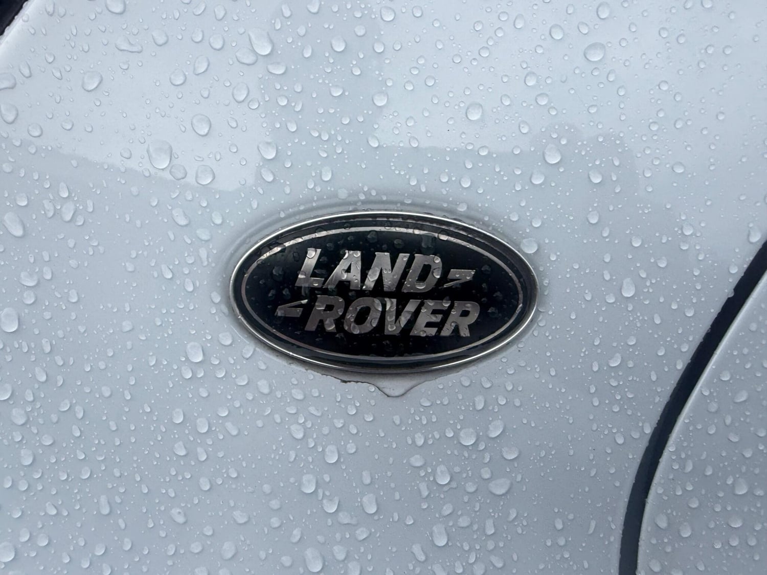 [ berth ]Land Rover Discovery Sport