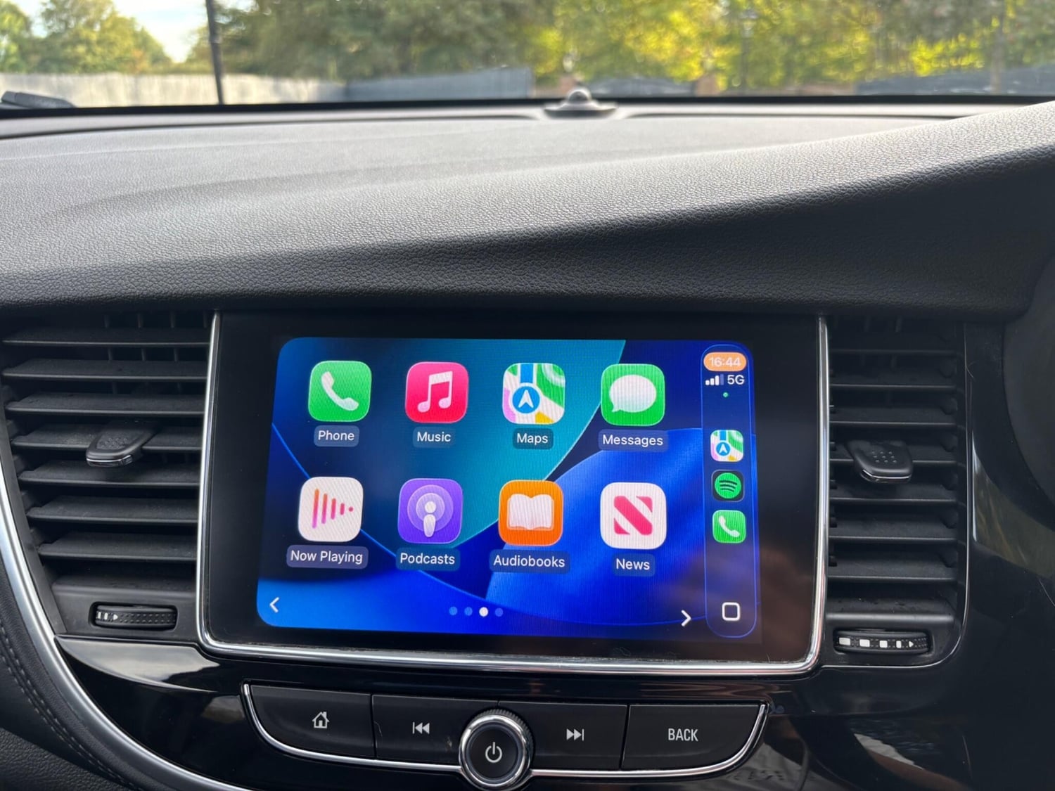 [ berth ]Vauxhall Mokka X