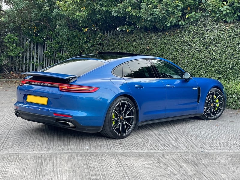 [ berth ]Porsche Panamera