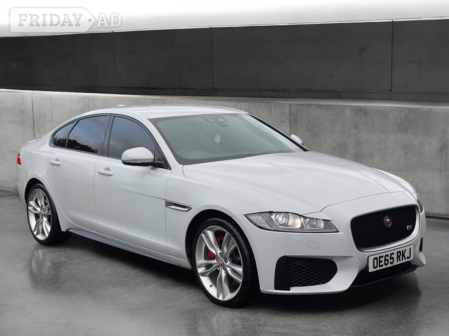 Jaguar XF 2015 in Wolverhampton