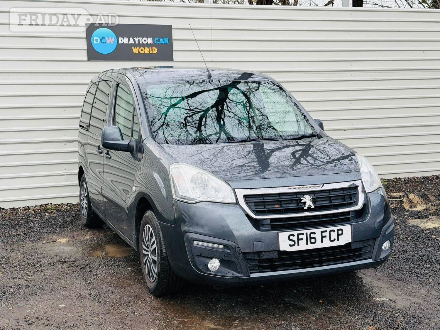 Peugeot Partner Tepee 2016 in Hillingdon