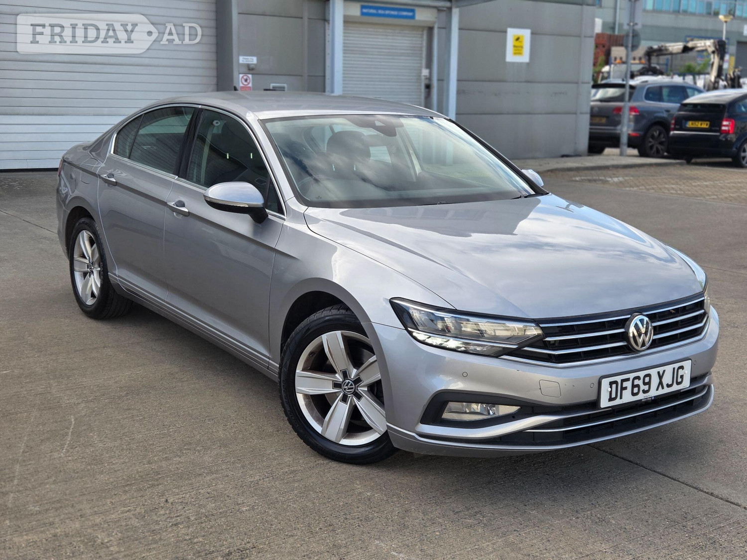 Volkswagen Passat 2020 - Cars