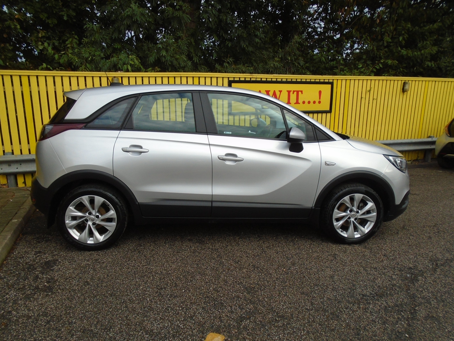 Vauxhall Crossland X 2018 - Cars in Worthing