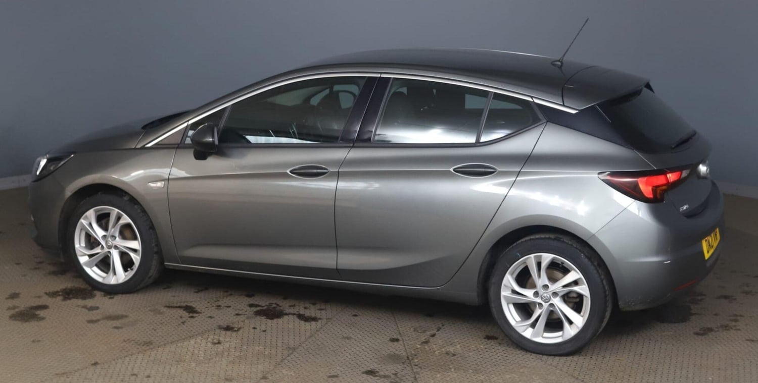 Vauxhall Astra 2021 - Cars