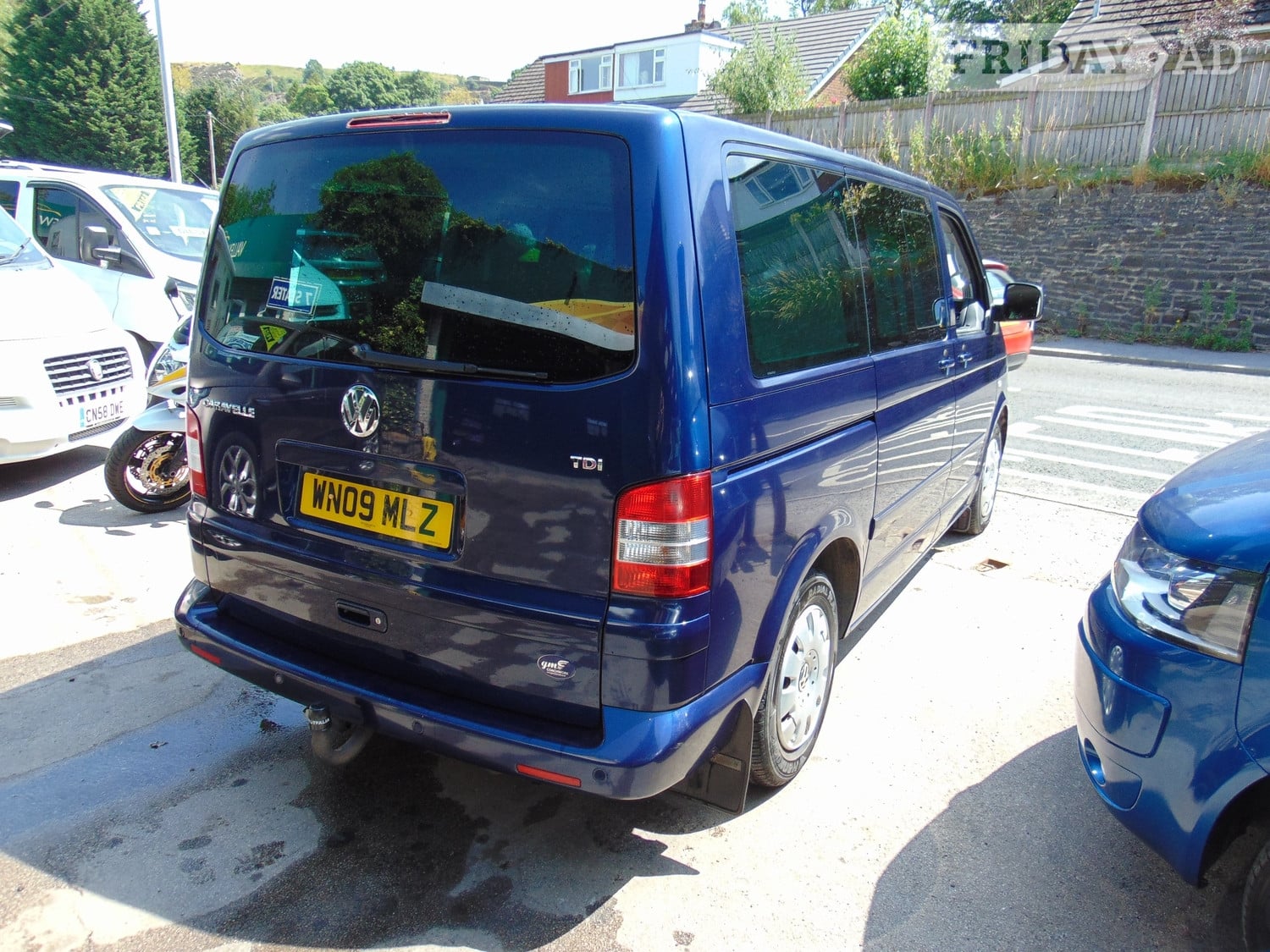 Volkswagen Caravelle 2009 - Cars in Keighley