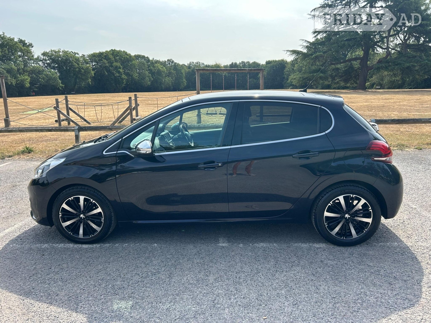 Peugeot 208 Chertsey