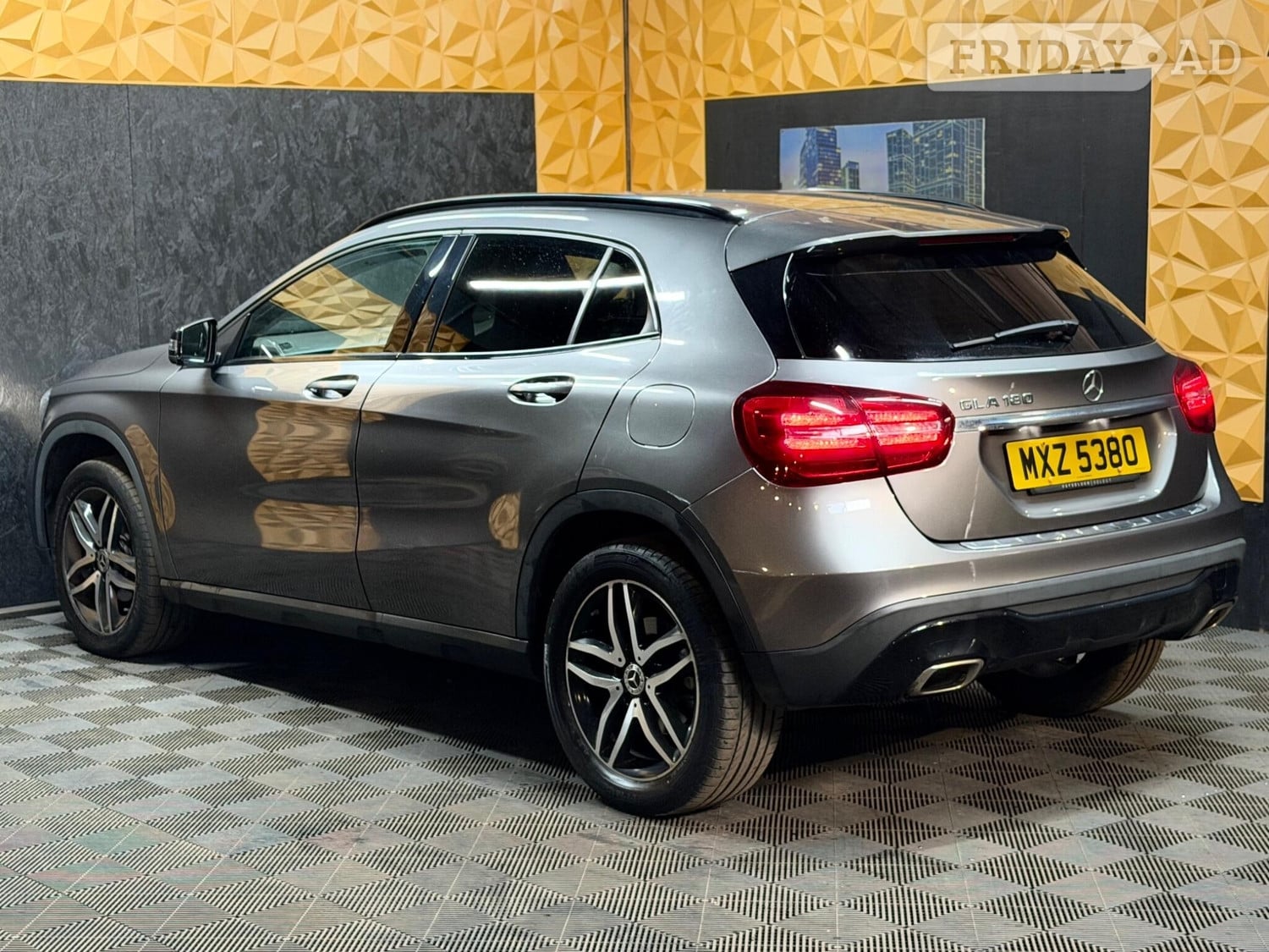 Mercedes-Benz GLA 2018 - Cars
