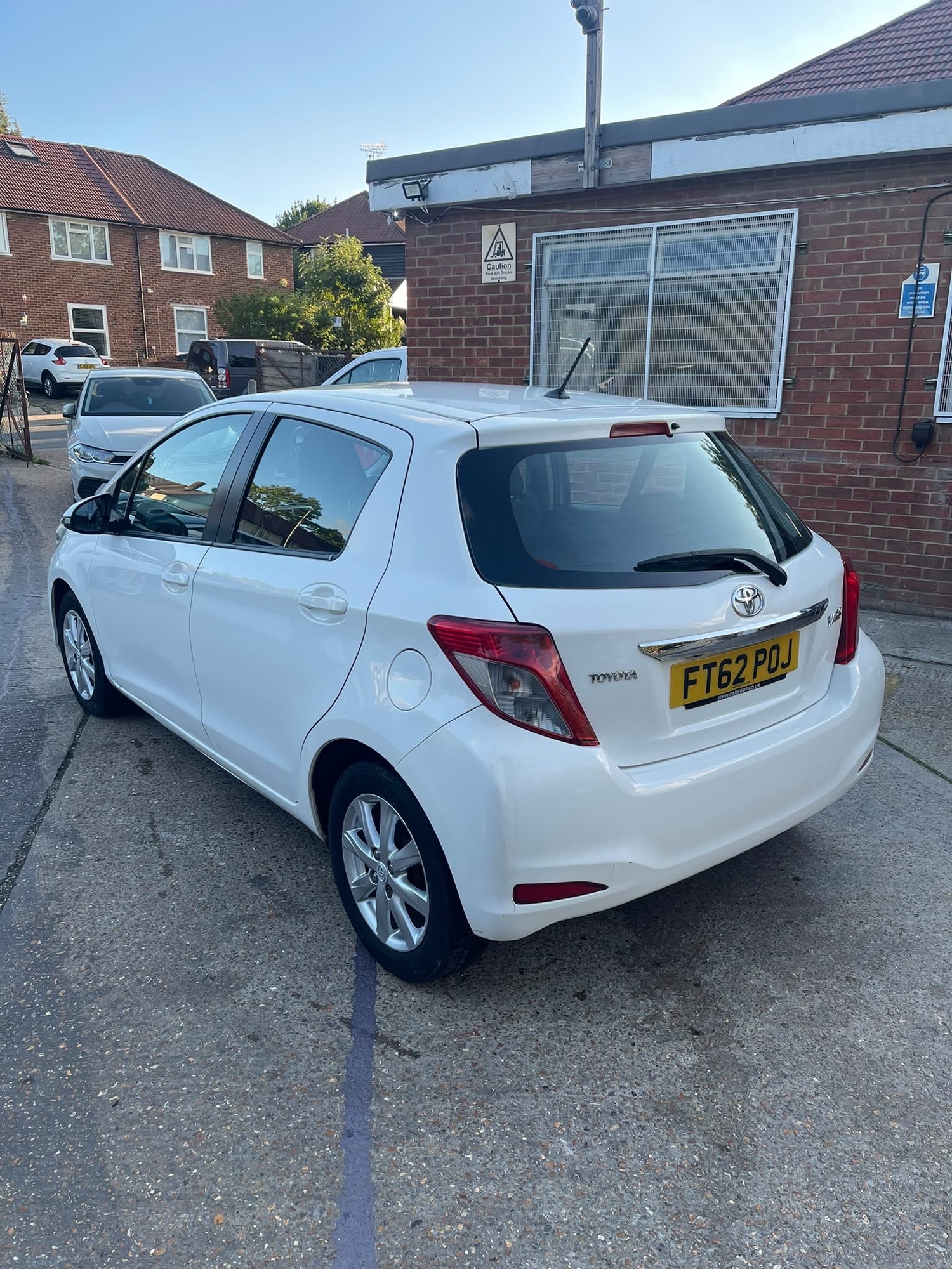 Toyota Yaris 2013 - Cars