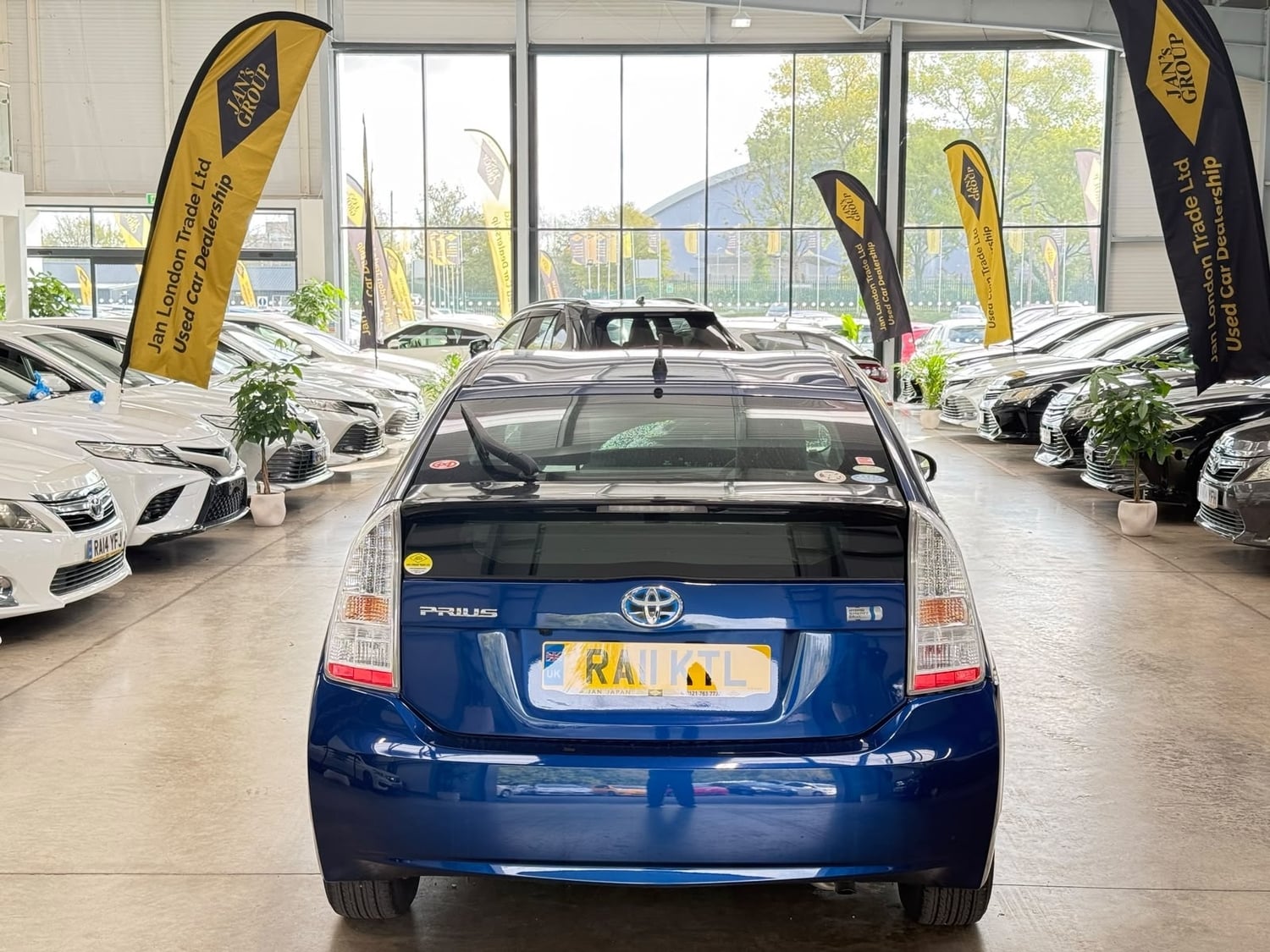 Toyota Prius 2011 - Cars in Reading