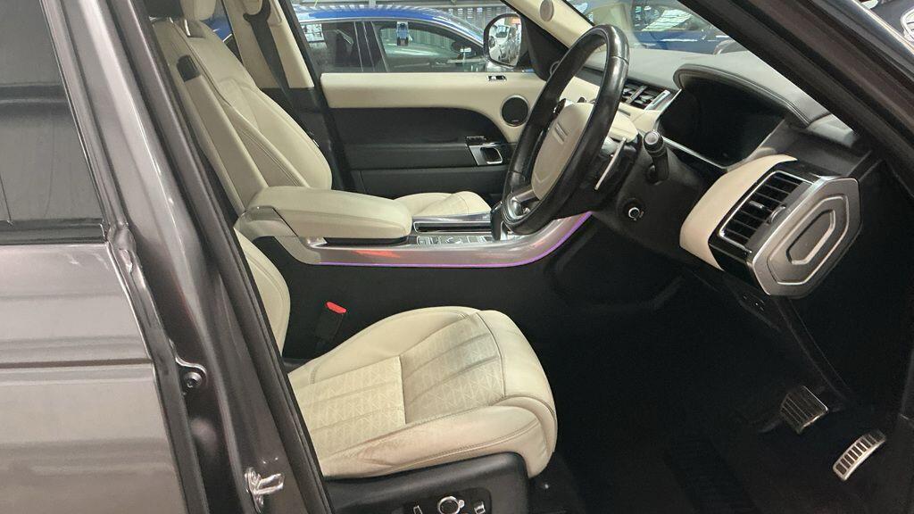 Land Rover Range Rover Sport 2018 - Cars in Addlestone
