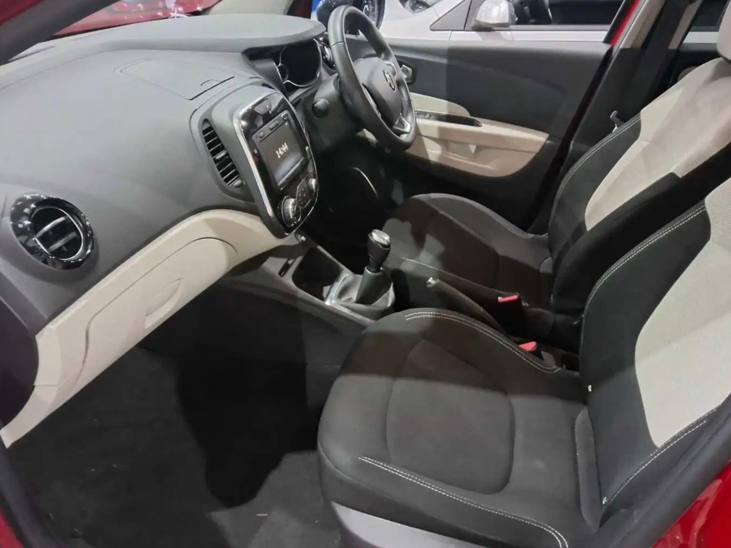 Renault Captur 2019 - Cars