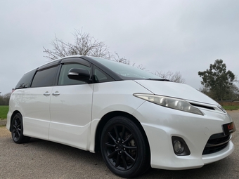 Toyota Estima 2010