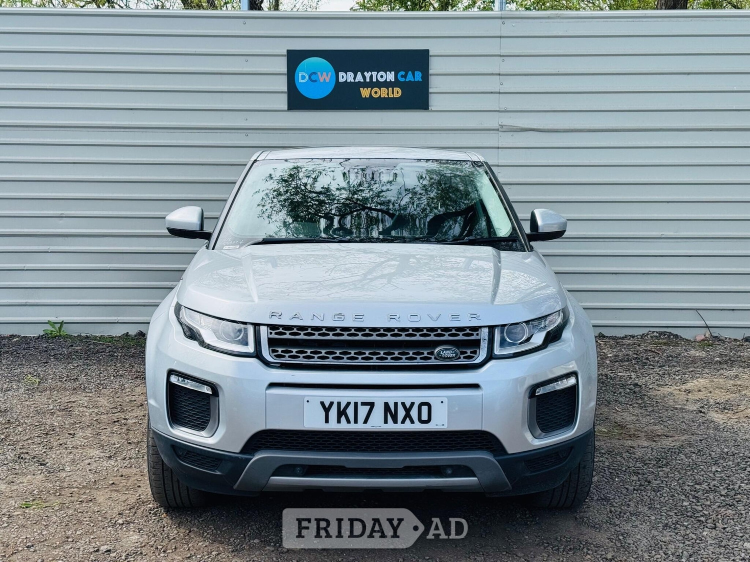 [ berth ]Land Rover Range Rover Evoque